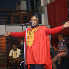 Kamille Abongo : L'artiste musicien qui raconte ses déboires avec émotion