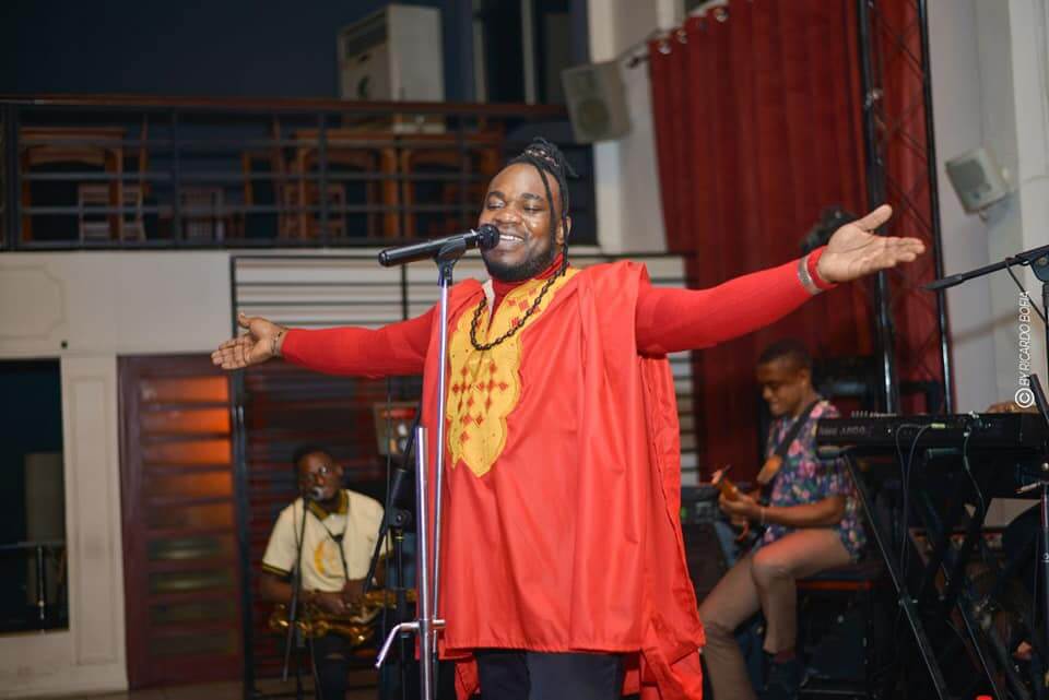 Kamille Abongo : L'artiste musicien qui raconte ses déboires avec émotion